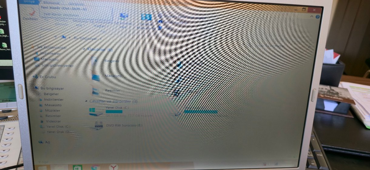 Beyaz Dell Dizüstü Bilgisayar - Görsel 2