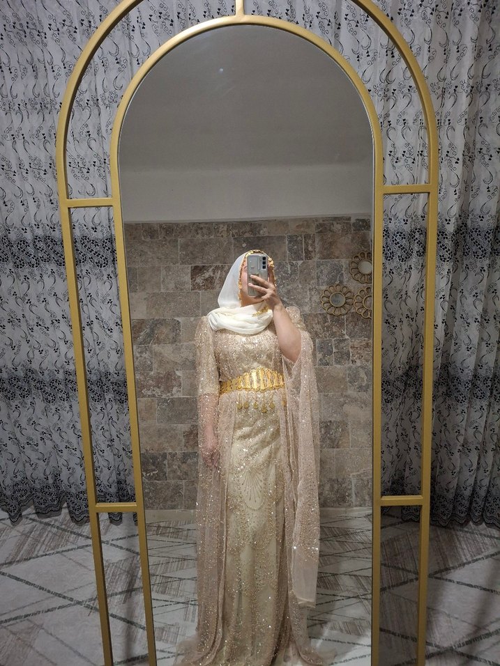 Altın Renkli Uzun Kollu Kadın Hint Elbisesi - Görsel 2