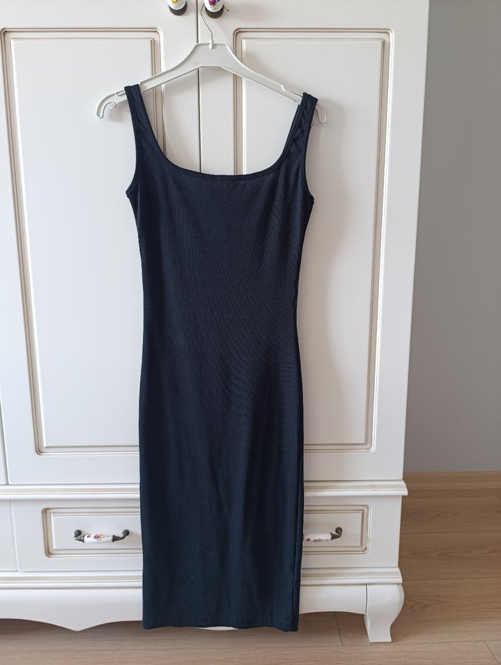 Askılı siyah elbise - Görsel 4