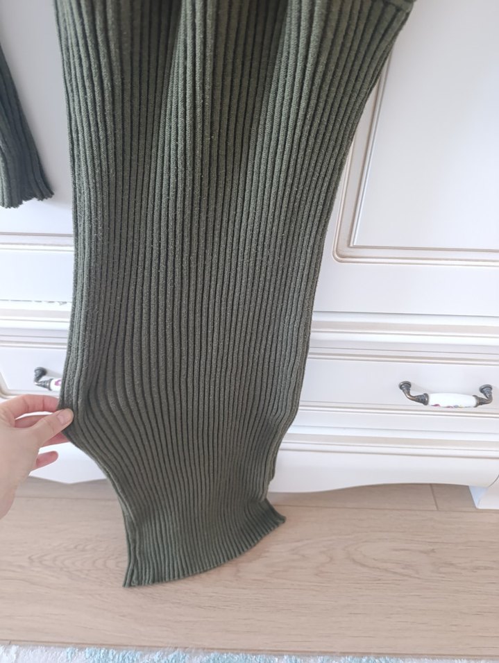 V Yaka Triko Uzun Kadın Elbise - Görsel 4