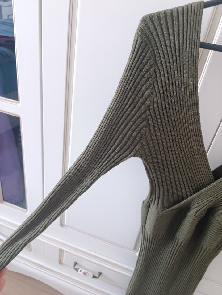 V Yaka Triko Uzun Kadın Elbise - Görsel 2