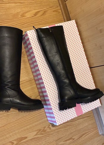 Siyah Deri Çizme - Görsel 3