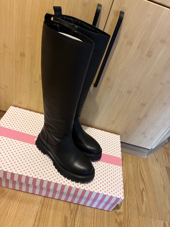 Siyah Deri Çizme - Görsel 2