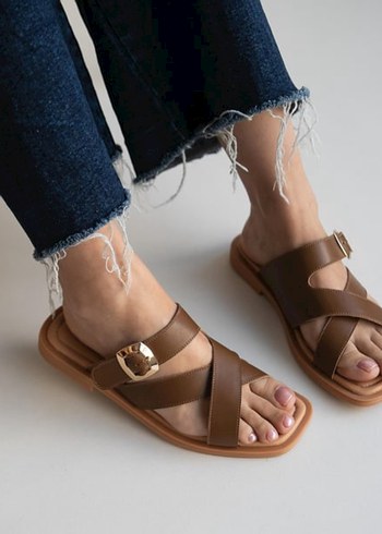 Kahverengi Tokalı Kadın Deri Terlik - Görsel 3