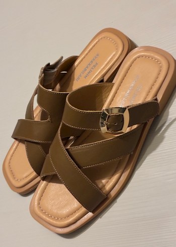 Kahverengi Tokalı Kadın Deri Terlik - Görsel 4