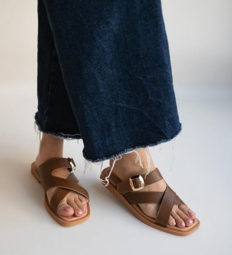 Kahverengi Tokalı Kadın Deri Terlik - Görsel 2