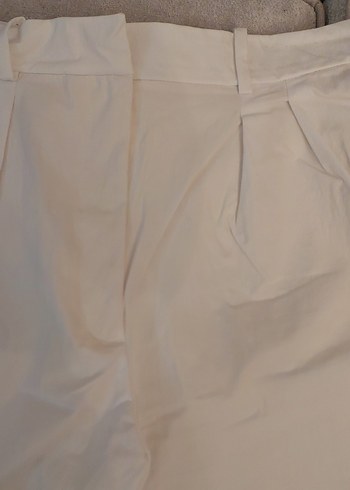 Beyaz Pilili Kadın Bermuda Şort - Görsel 2