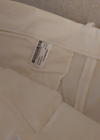 Beyaz Pilili Kadın Bermuda Şort - Görsel 4