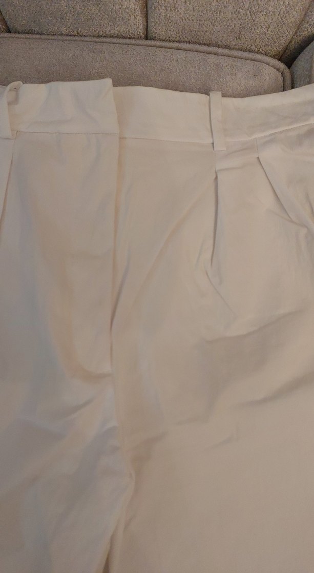 Beyaz Pilili Kadın Bermuda Şort - Görsel 2