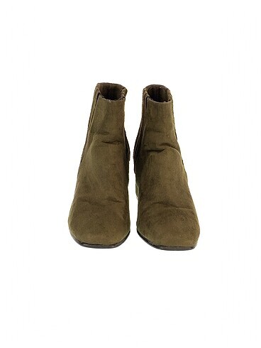 40 Beden PreLoved Bot %70 İndirimli.