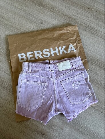 32 Beden çeşitli Renk Bershka mini kot şort