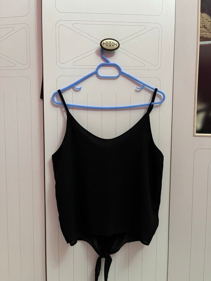 Düğmeli Siyah Askılı Midi Bluz - Görsel 4