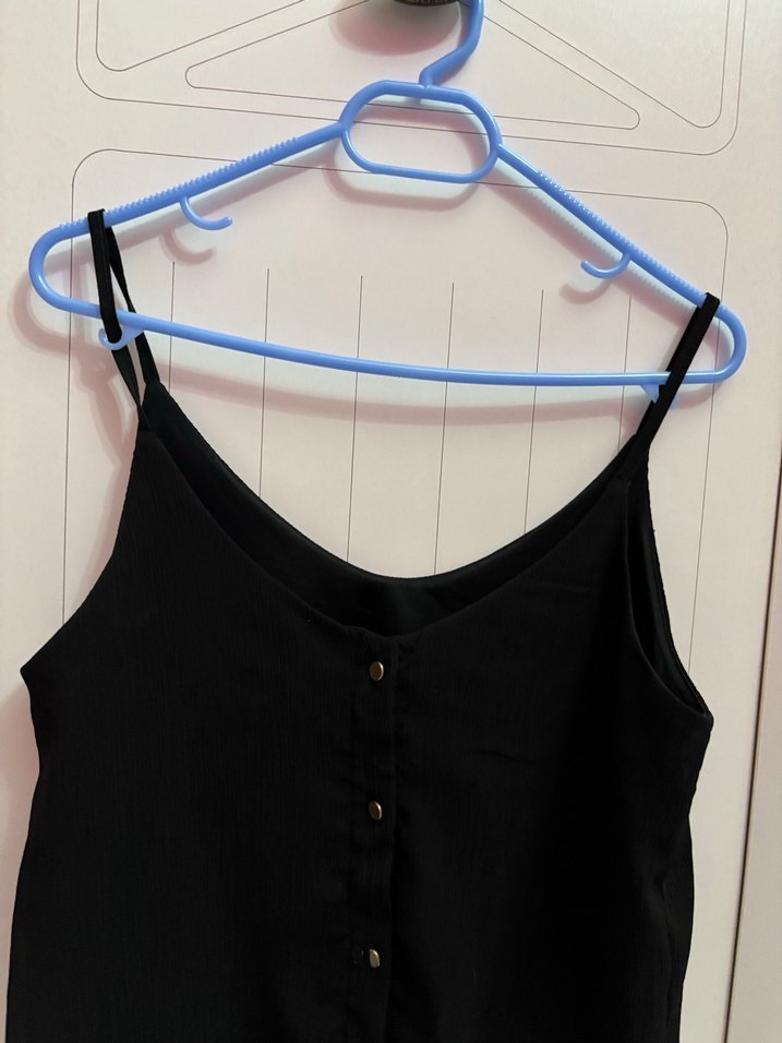 Düğmeli Siyah Askılı Midi Bluz - Görsel 5