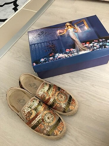Paris Hilton marka hasır yazlık espadril