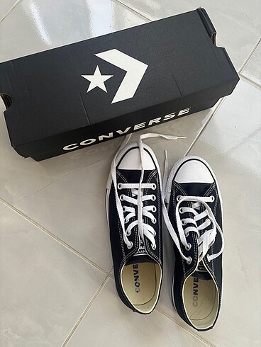 Siyah converse