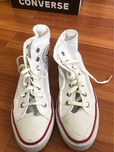 Beyaz converse