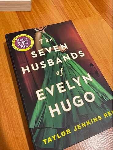 The seven husbands of Evelyn Hugo ingilizce kitap