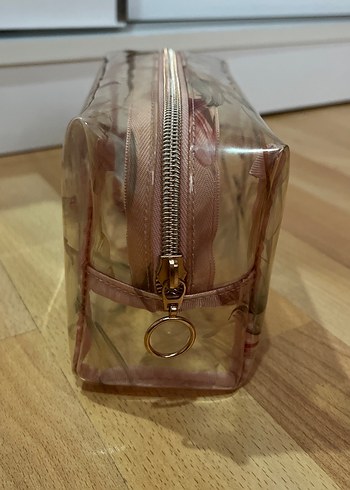 Oysho Şeffaf Vinil Çiçek Desenli Makyaj Çantası - Görsel 2