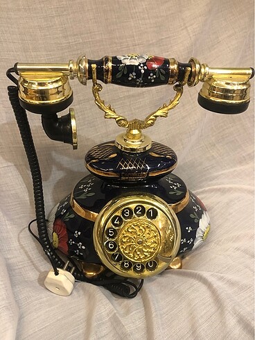 Porselen çevirmeli telefon