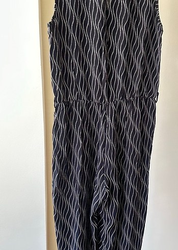 Kadın V Yaka Yılan Desenli Pilili Tulum - Görsel 2