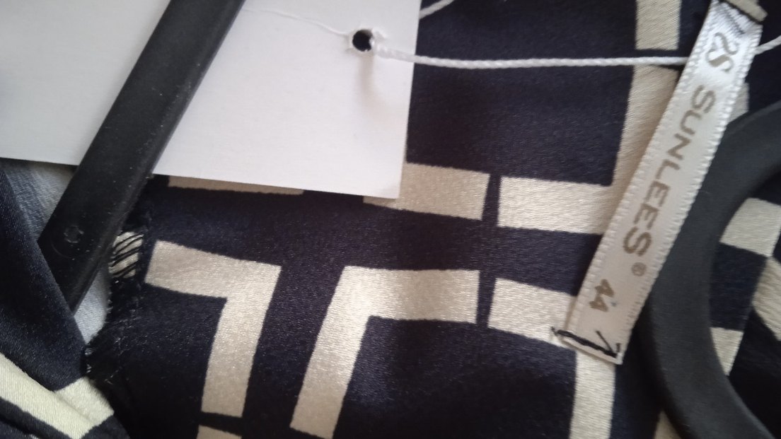 Desenli siyah iri Düğmeli pantolon takım - Görsel 2