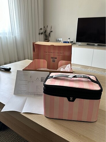 Victoria Secret makyaj çantası