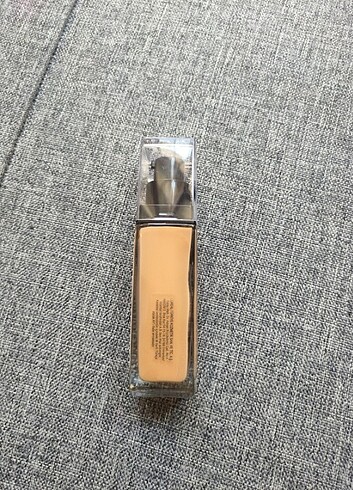 NYX nyx fondöten classic 12 numara