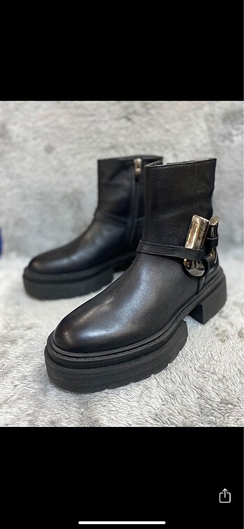 Zara Hakiki deri