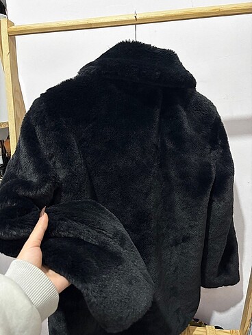 H&M Kürk Mont