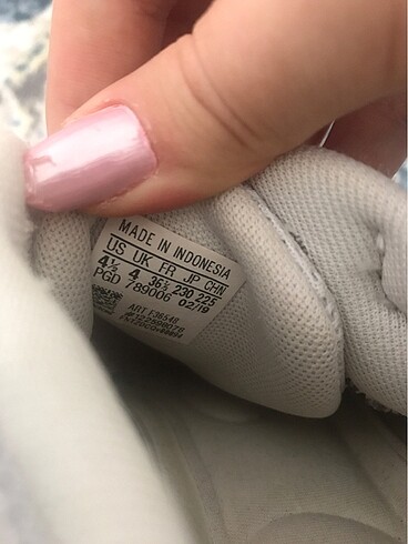 36 Beden beyaz Renk Adidas ayakkabı