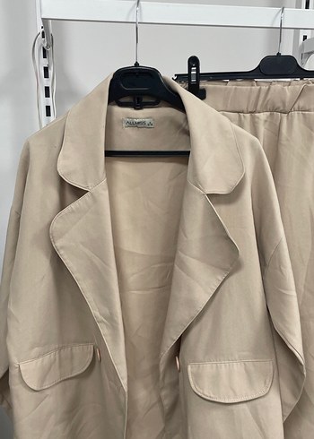 Bej Uzun Kollu Kadın Keten Ceket Takım - Görsel 3