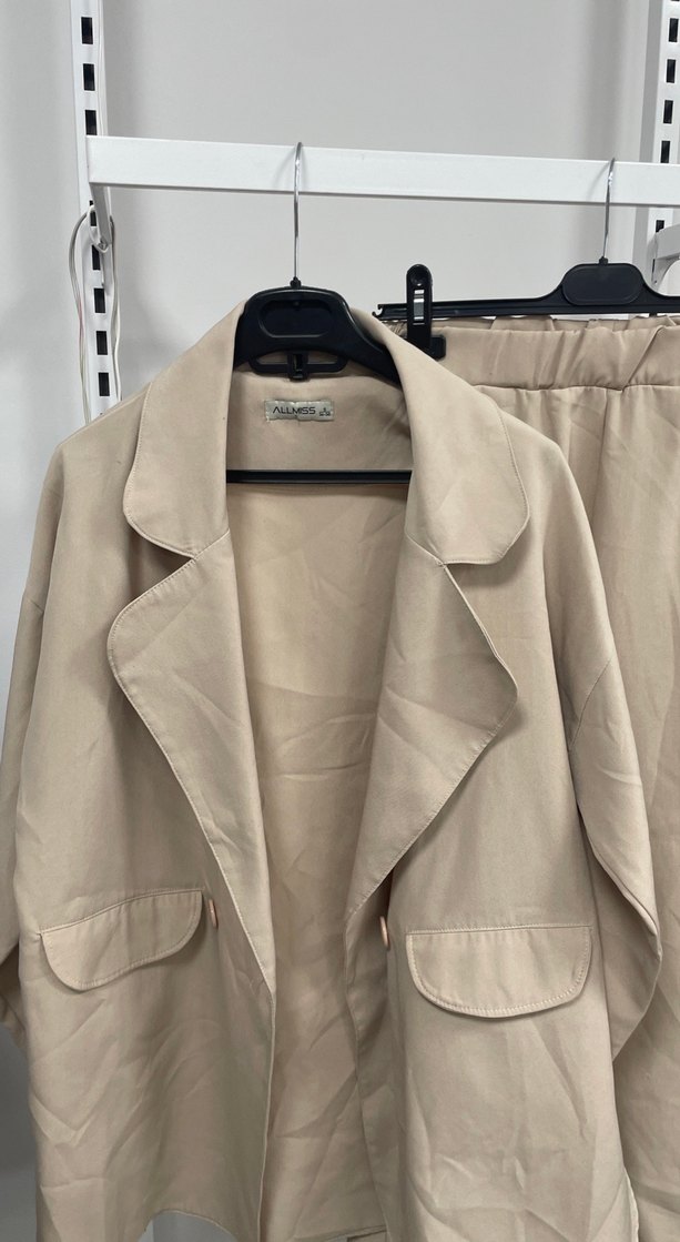 Bej Uzun Kollu Kadın Keten Ceket Takım - Görsel 3