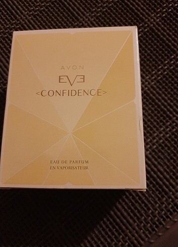 Bayan parf Avon Confidence