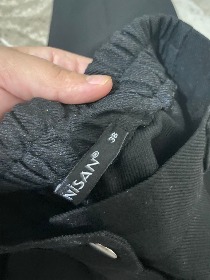 Kadın Siyah Regular Fit Kumaş Pantolon - Görsel 2