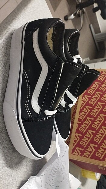 Vans Ürün sıfır ve orjinal hediye geldi bende de olduğu için giyemedi