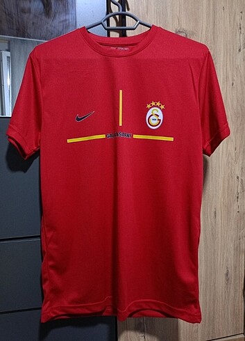 İki adet Gs forması