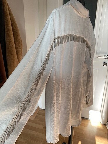 Diğer Butik beyaz taşlı gömlek