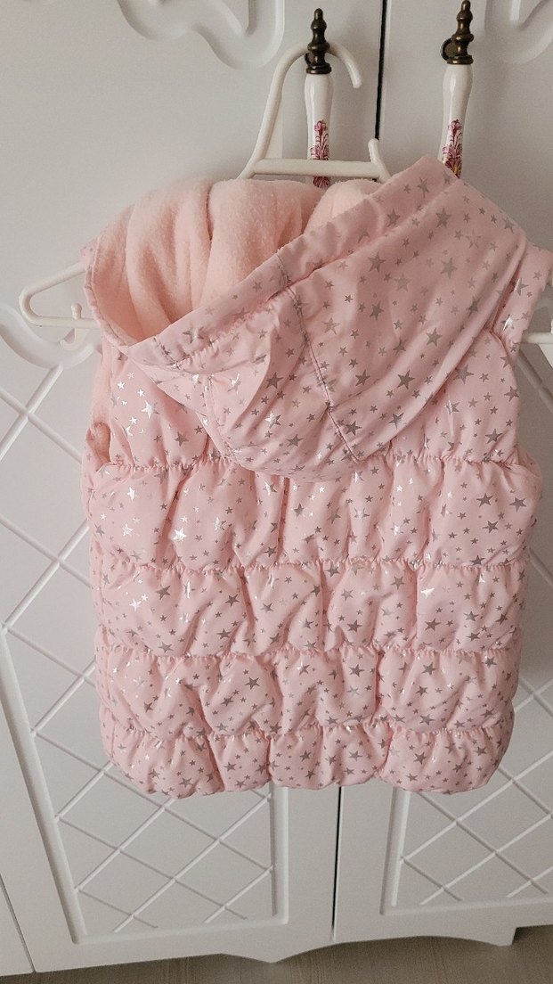 Kız Çocuk Pembe Kürklü Kapüşonlu Yelek - Görsel 2
