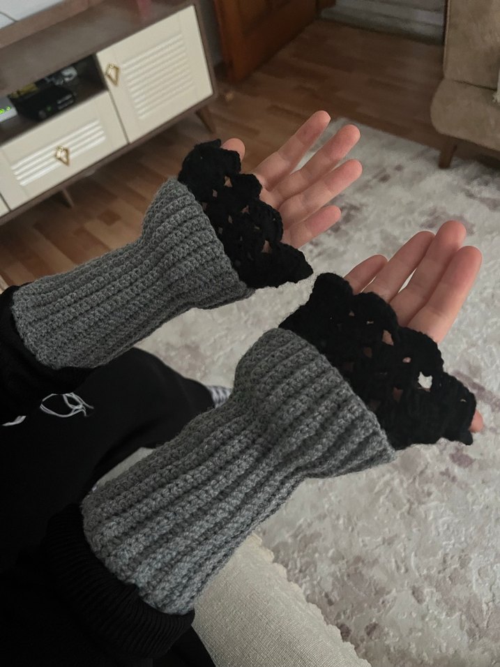 Gri Örgü Kadın Eldiven - Görsel 3