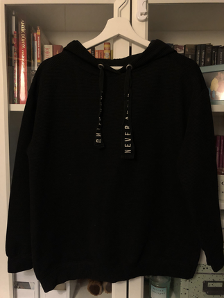 pull and bear sweatshirt