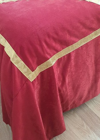 bordo Nakışlı Parlak Yatak Örtüsü - Görsel 3