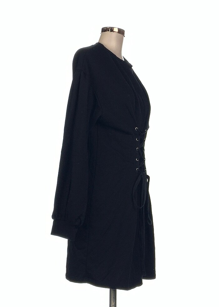 Bershka Kısa Elbise %70 İndirimli. - Görsel 2