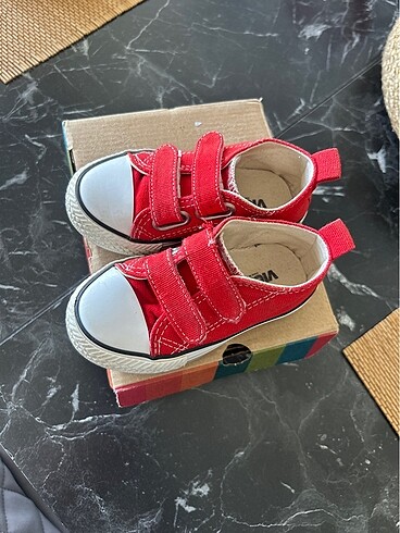 23 Beden kırmızı Renk Vicco Converse