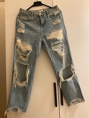 Twist jean yırtık