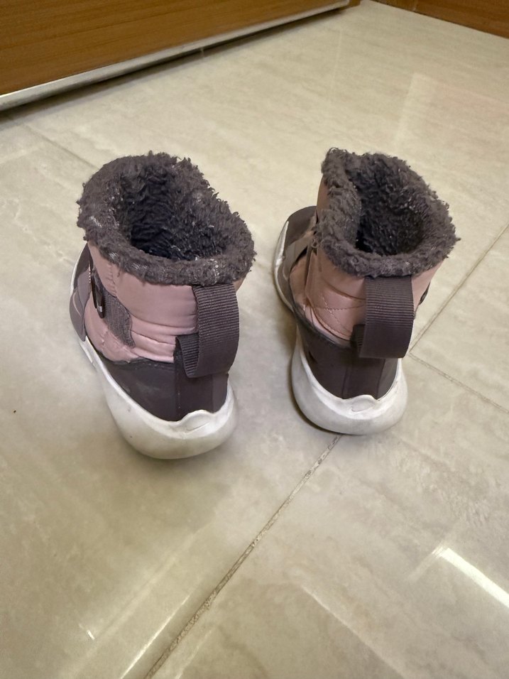 Nıke Kız Çocuk pembe kar botu - Görsel 3