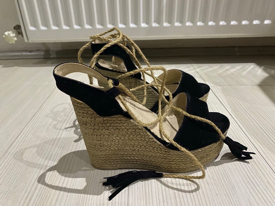 Siyah Süet Bağcıklı Dolgu Topuklu Kadın Ayakkabı - Görsel 3