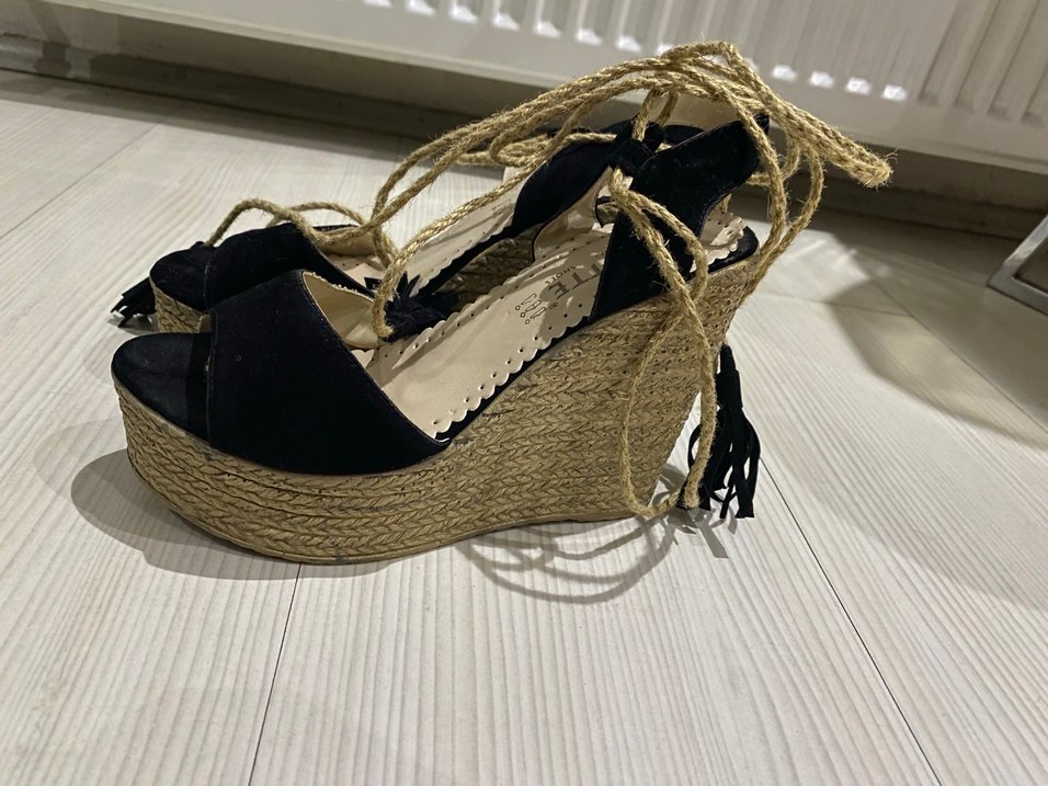 Siyah Süet Bağcıklı Dolgu Topuklu Kadın Ayakkabı - Görsel 2