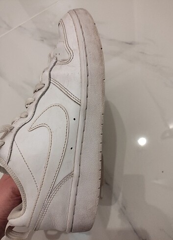 Beyaz Nike orjinal spor ayakkabı  - Görsel 4