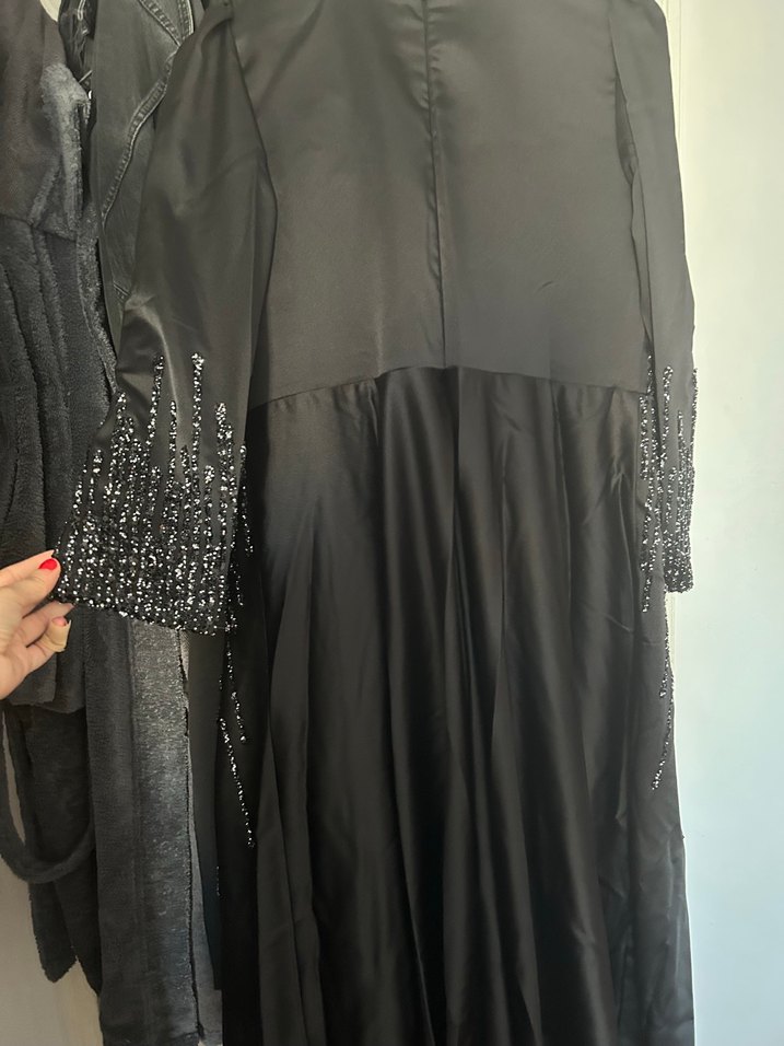 Siyah Parlak Desenli Uzun Kadın Abiye Elbise - Görsel 4