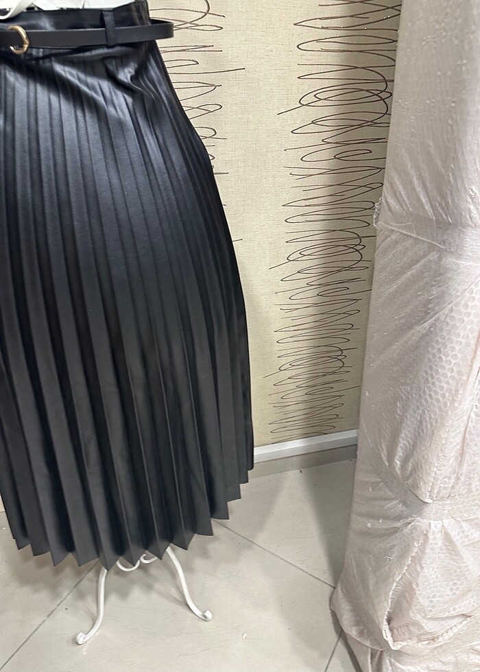 Piliseli deri etek - Görsel 3